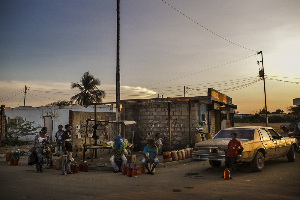 Photographic Social Vision - Gasoline generation